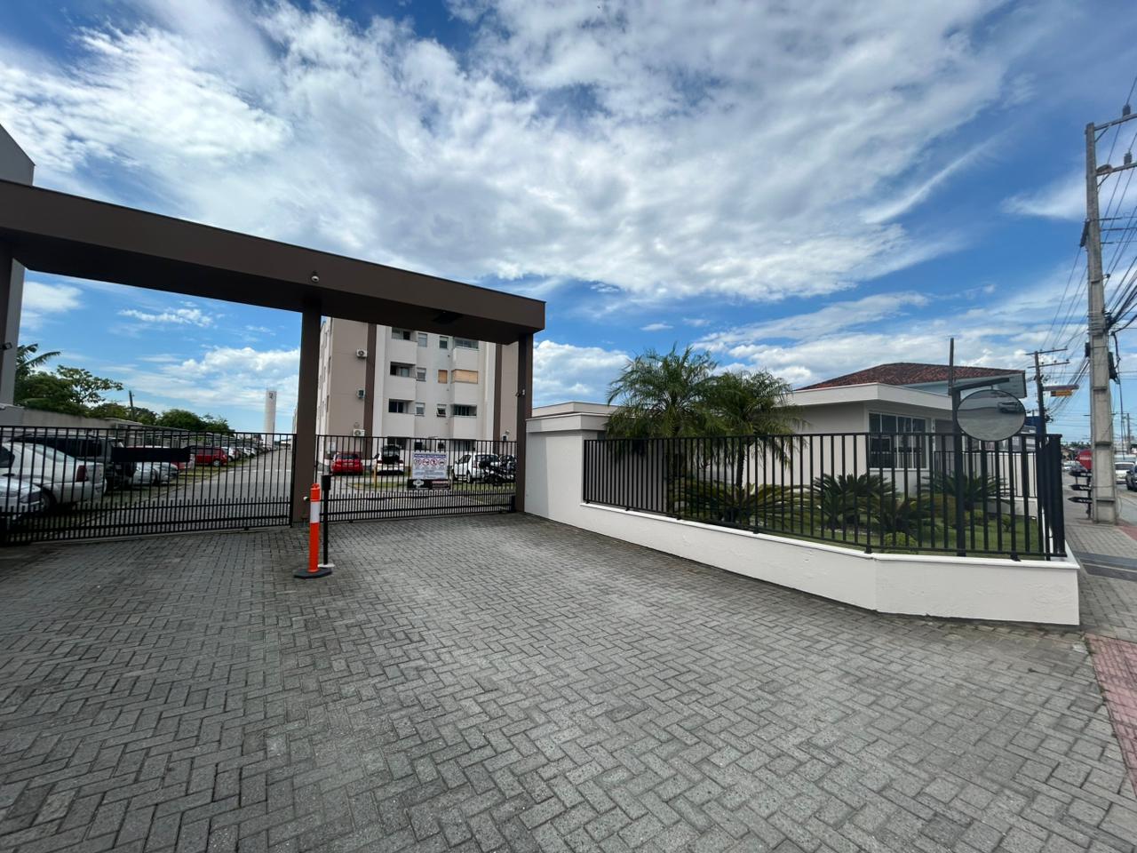 Apartamento Bairro Aririu 